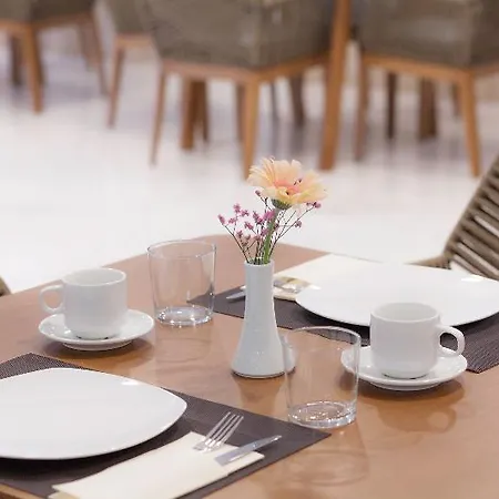 酒店 Zephyros Myrties