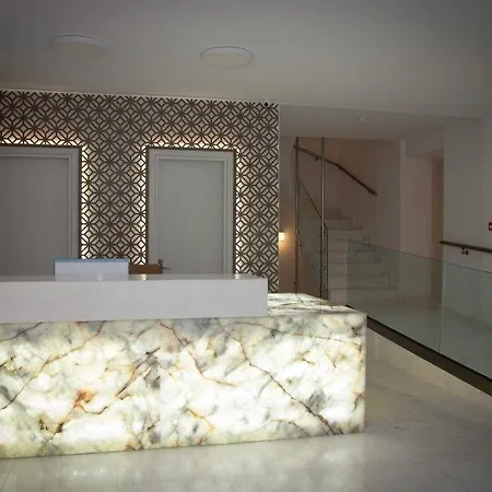 Zephyros Hotell Myrties
